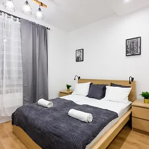 Cracow Rent - Spacious For 2-7 People In Quiet Area - Kolberga Street Nr 3 - 10 Min To Main Square By Foot Hotel apartamentowy Kraków